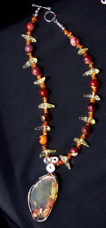 Necklace_Amber_and_Mookaite_web.jpg Necklace_Amber_and_Mookaite_web.jpg
